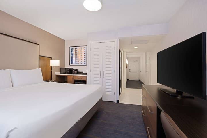 Room 16 of 66